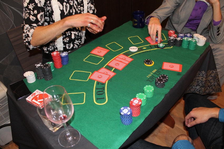 Ballītes: kazino 21. gs. 20. gadu stilā
